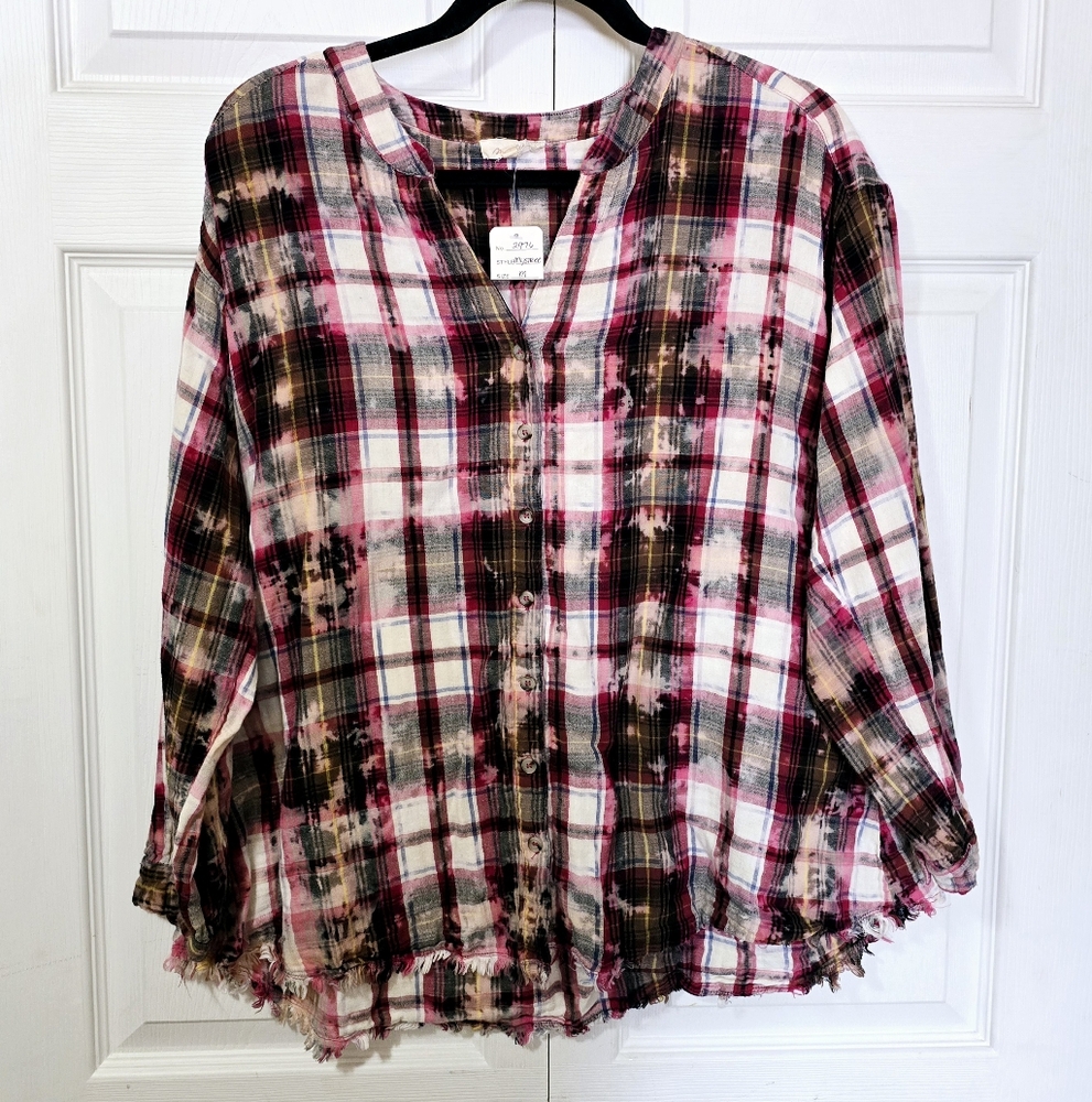 MYSTREE Women's Size Medium Pink & Black Long Sleeve Frayed Button Down Shirt